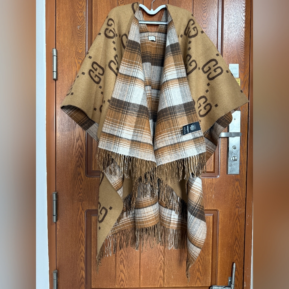 Gucci Reversible GG Wool Cape